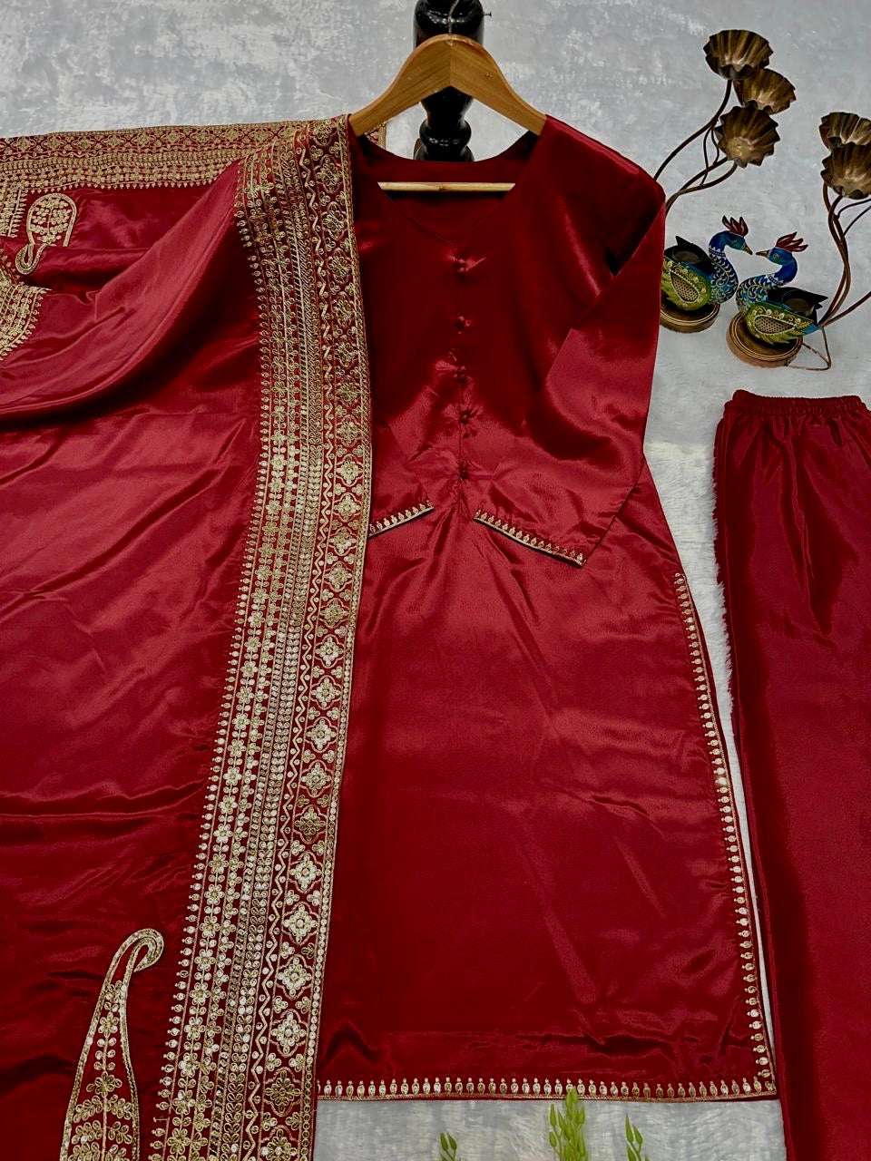 Nooré Royale – Premium Embroidered Silk Suit Set