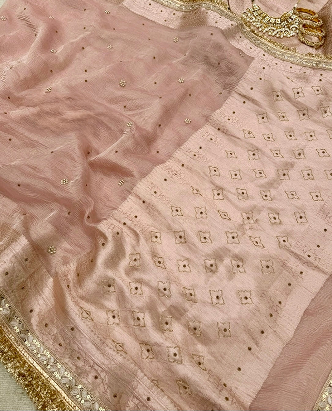 ✨ Pure Tissue Silk Designer Saree with Hand-Embroidered Floral Butis ✨