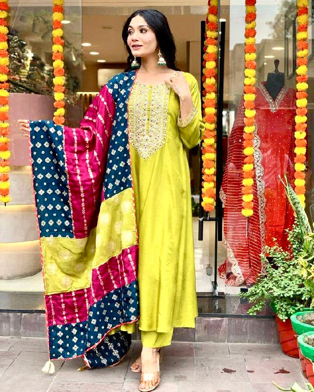 Lemon Viscose Chanderi Embroidered Kurta Pant Dupatta Set