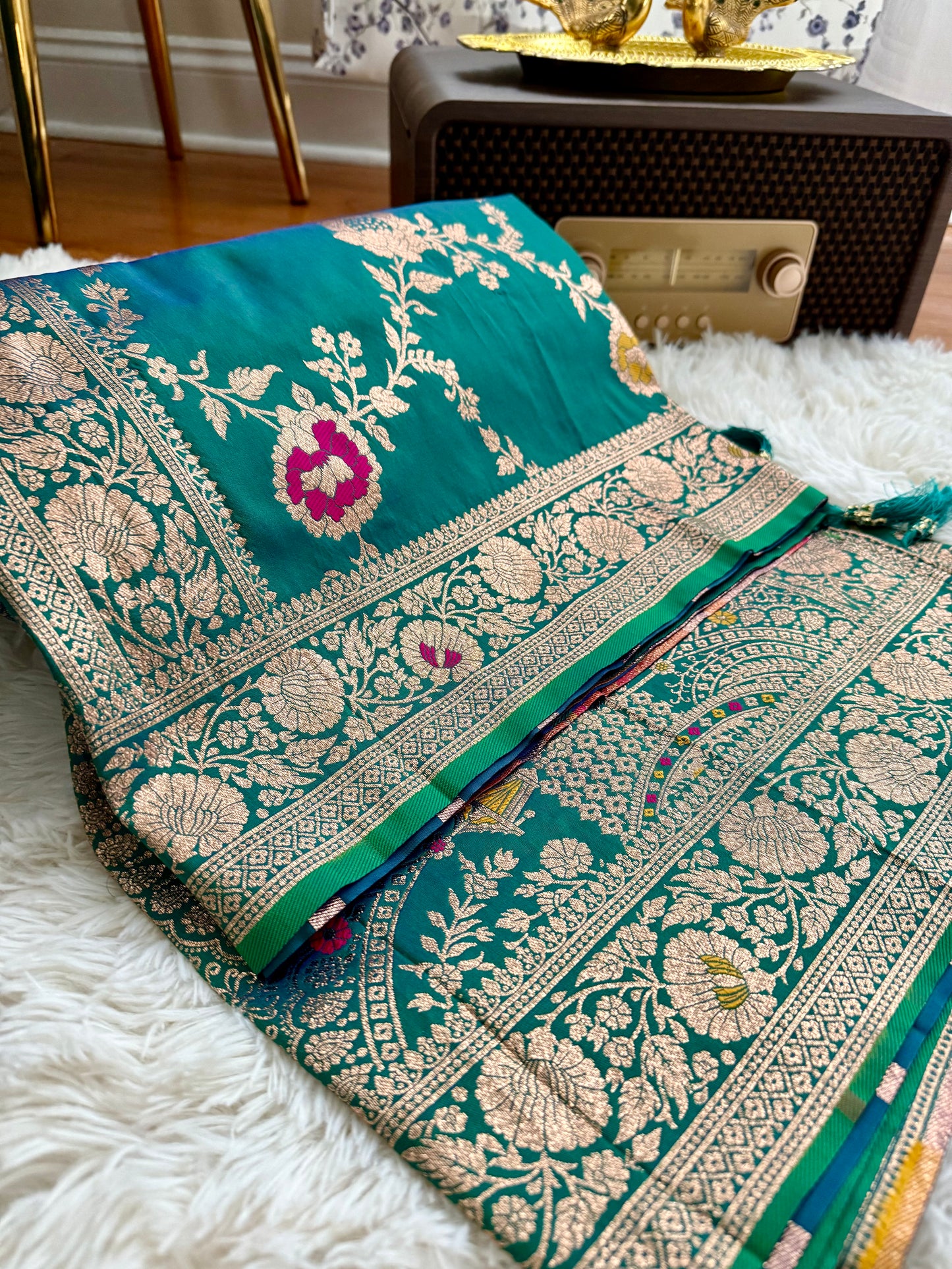 Dual Tone Rama Green Banarasi Saree (Fast Delivery in USA: 2–3 Business Days)