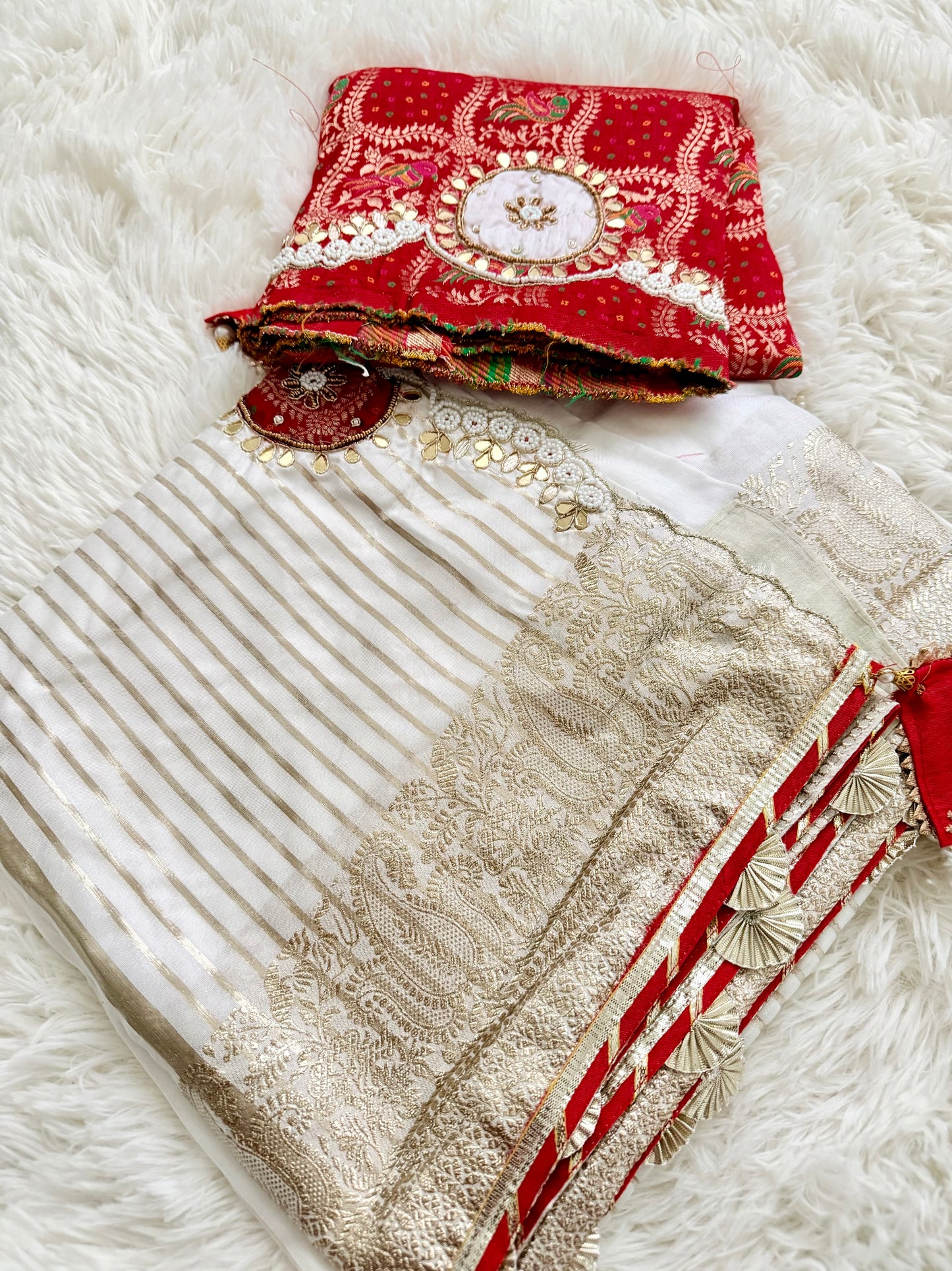 The Rajasthani-Gujrati Charm of the Pure Russian Chit Pallu Saree