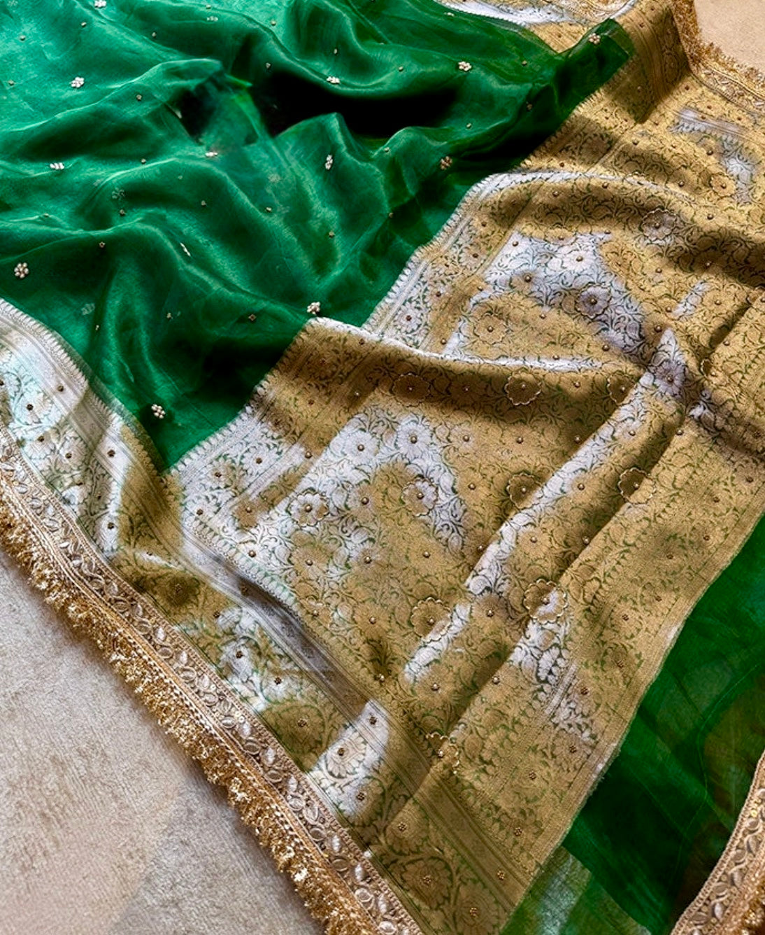 ✨ Pure Tissue Silk Designer Saree with Hand-Embroidered Floral Butis ✨