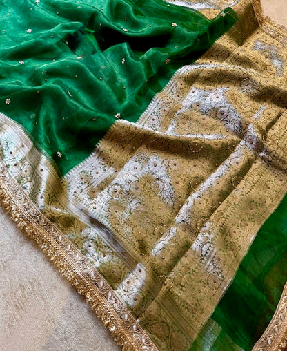 ✨ Pure Tissue Silk Designer Saree with Hand-Embroidered Floral Butis ✨