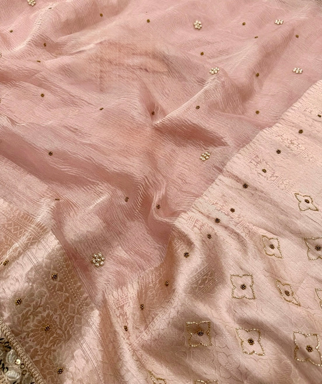 ✨ Pure Tissue Silk Designer Saree with Hand-Embroidered Floral Butis ✨