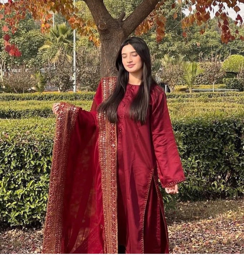 Nooré Royale – Premium Embroidered Silk Suit Set