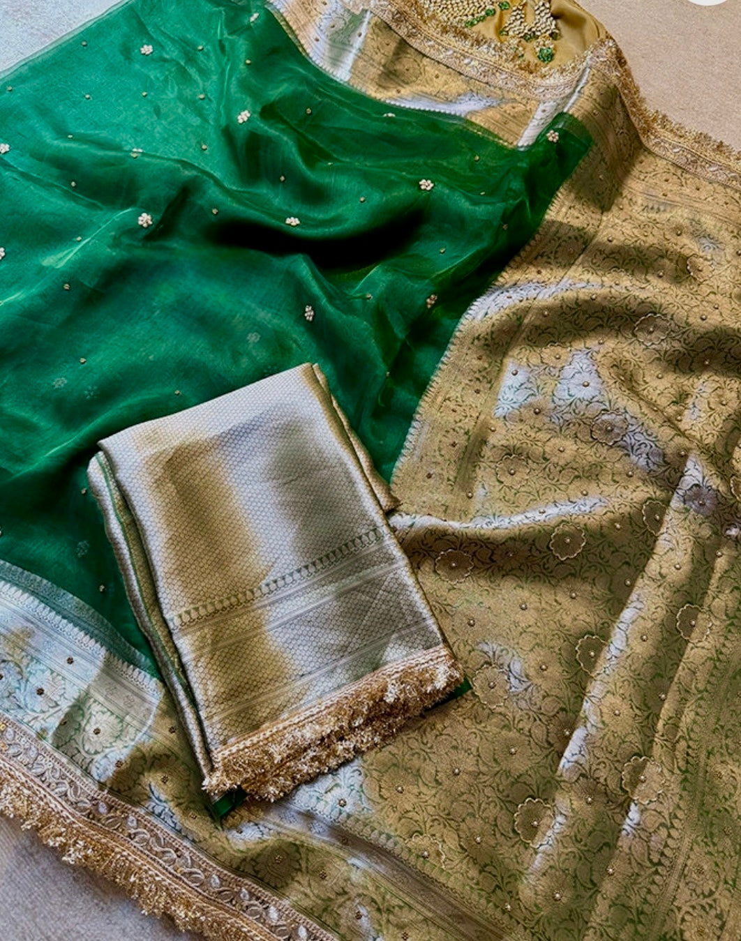 ✨ Pure Tissue Silk Designer Saree with Hand-Embroidered Floral Butis ✨