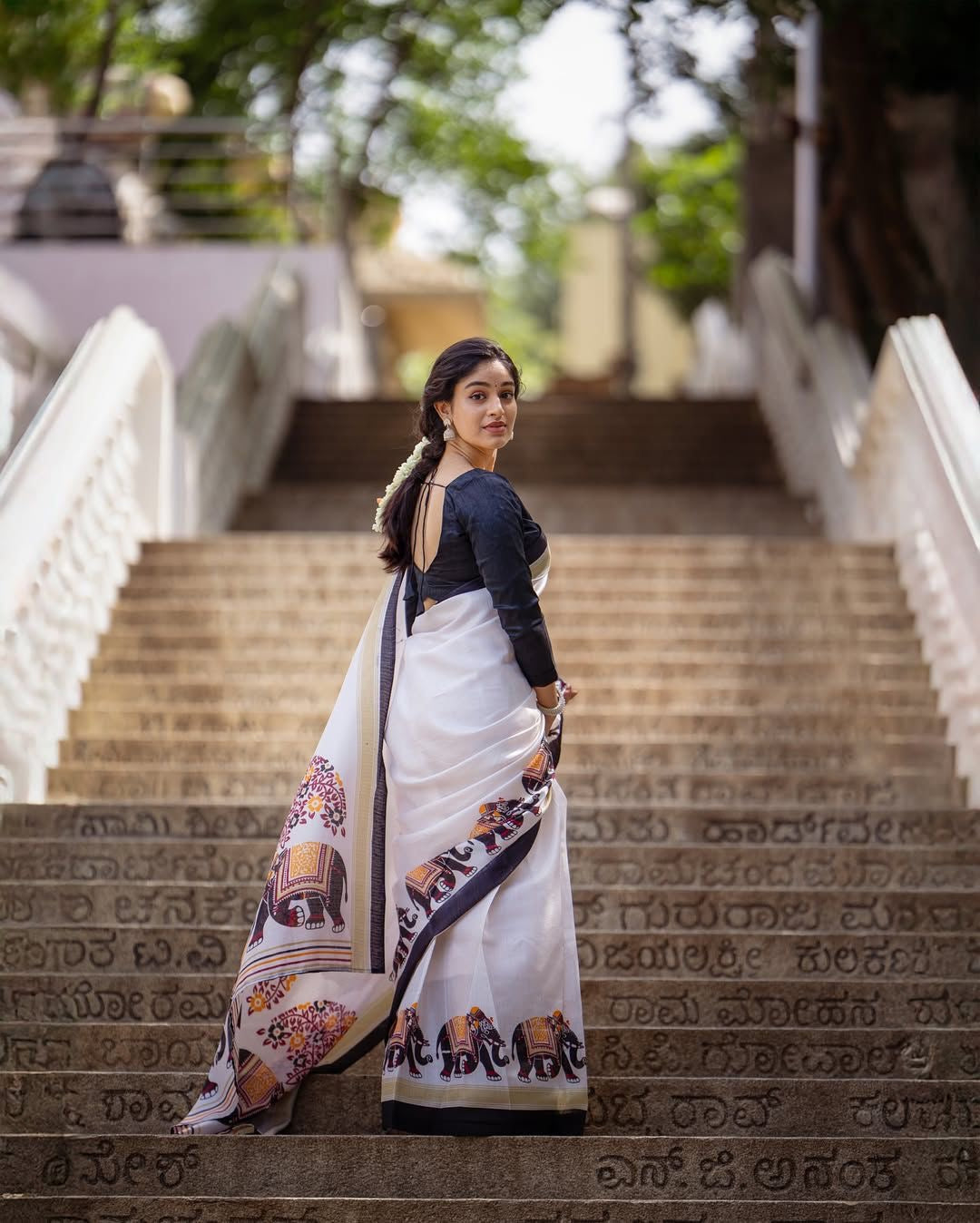 Linen Cotton Digital Printed Saree with Satin Banglory Blouse