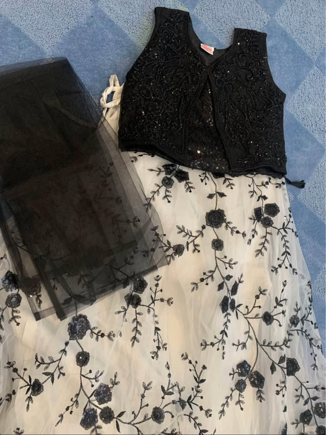Girls Black and White Lehnga